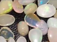 Carry Opal in the form of Jewelry to Look Royal and Rich 
